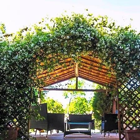 Bed and breakfast Paola 3*