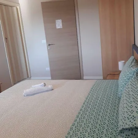 Bed and breakfast Paola 3*