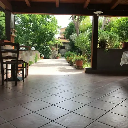 Paola Bed & Breakfast 3*