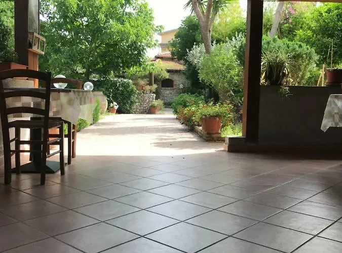 Paola Bed & Breakfast 3*