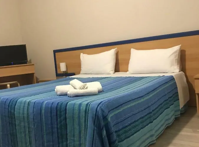 Paola 3* מרינה די ג'ויוסה איוניקה