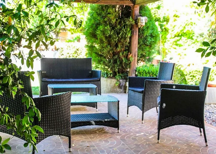 Paola Bed & Breakfast 3*